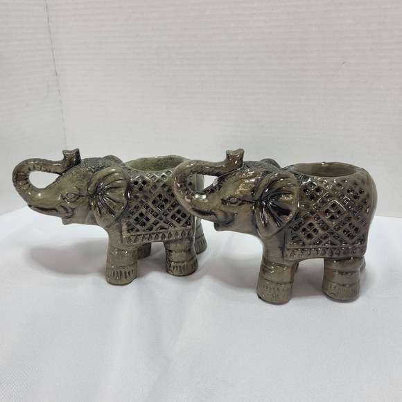 Pair of Grey Ceramic Elephant Tealight Candle Holder figurines - Picture 2 of 8